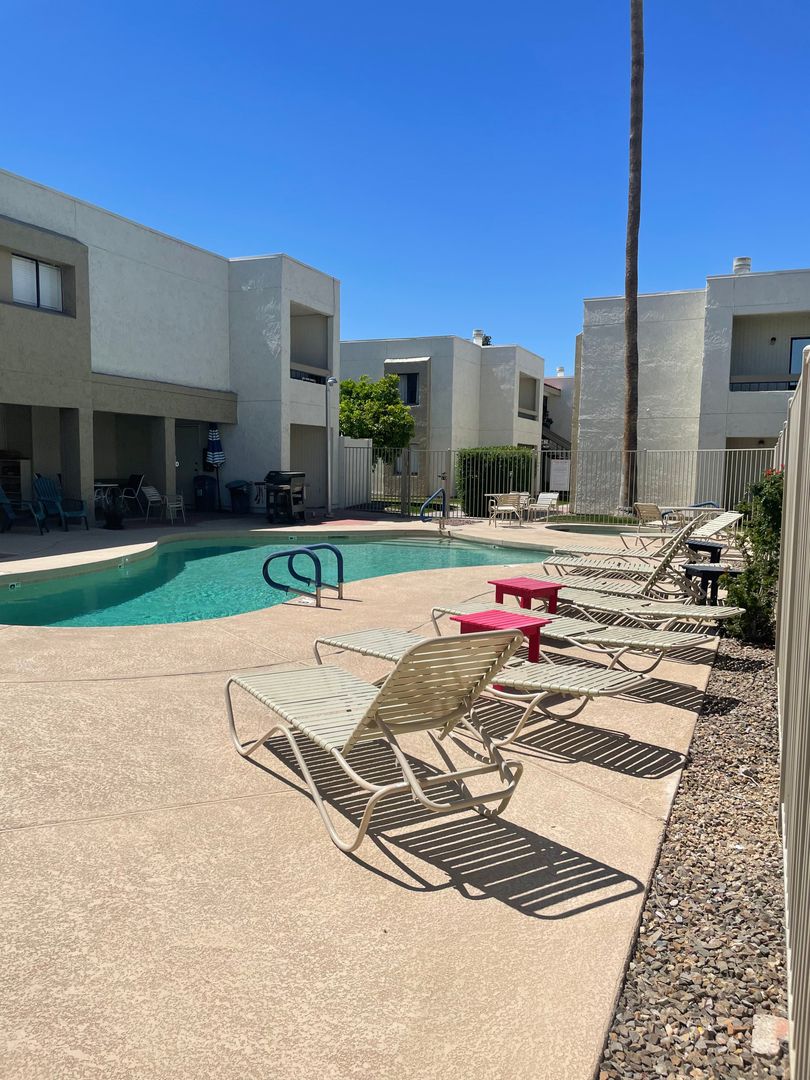 SCOTTSDALE House: 3002 N 70TH ST #212