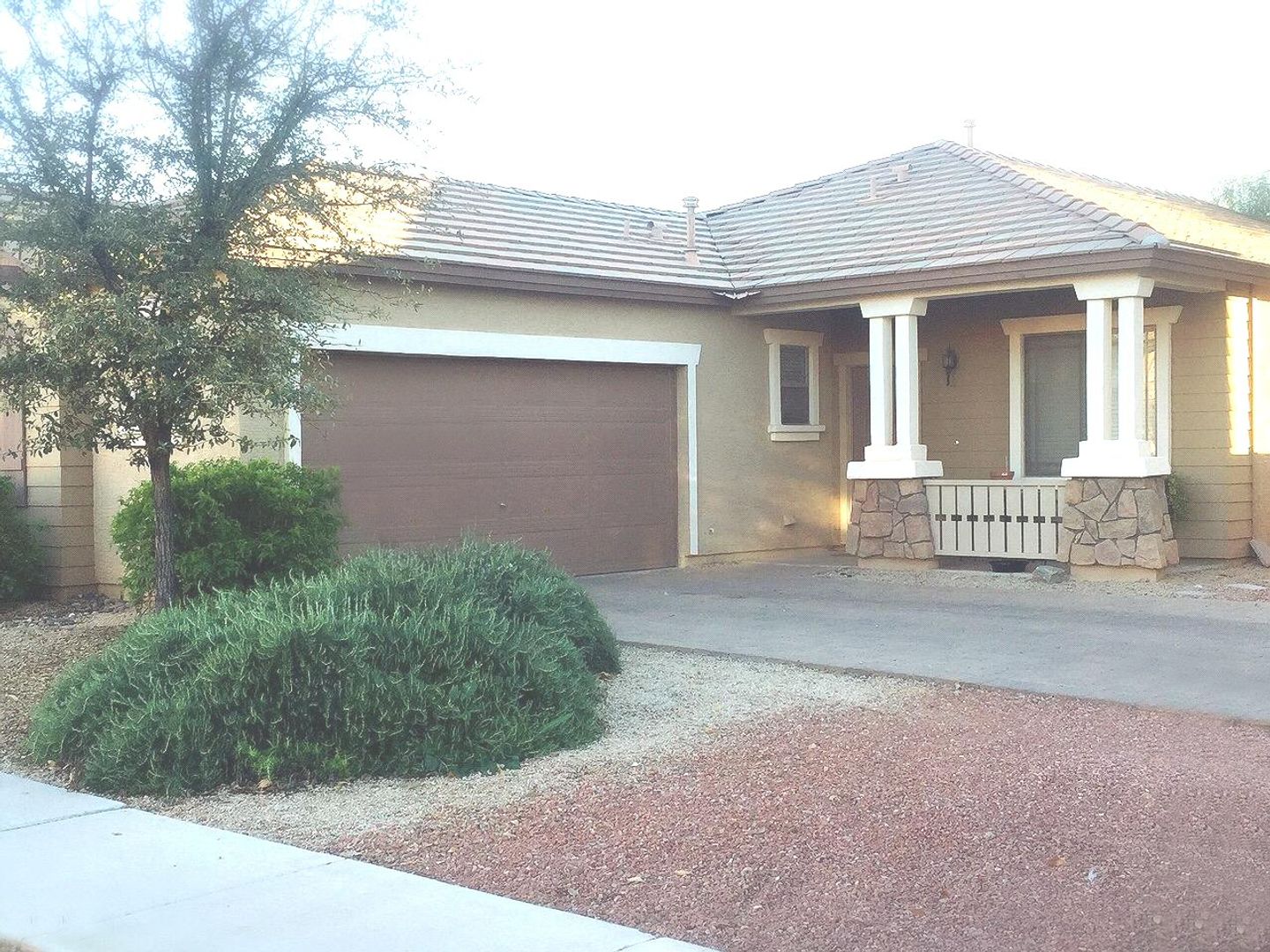 GILBERT House: 2024 S FALCON DR