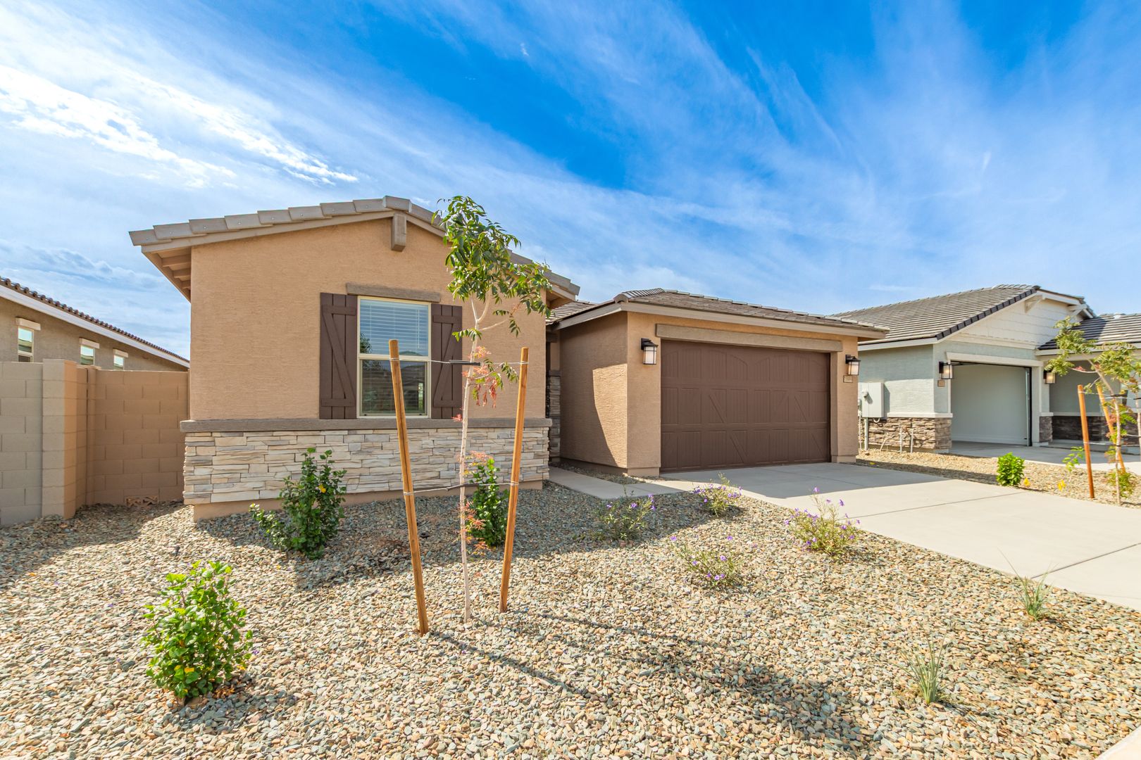 SURPRISE House: 15999 W HONEYSUCKLE DR