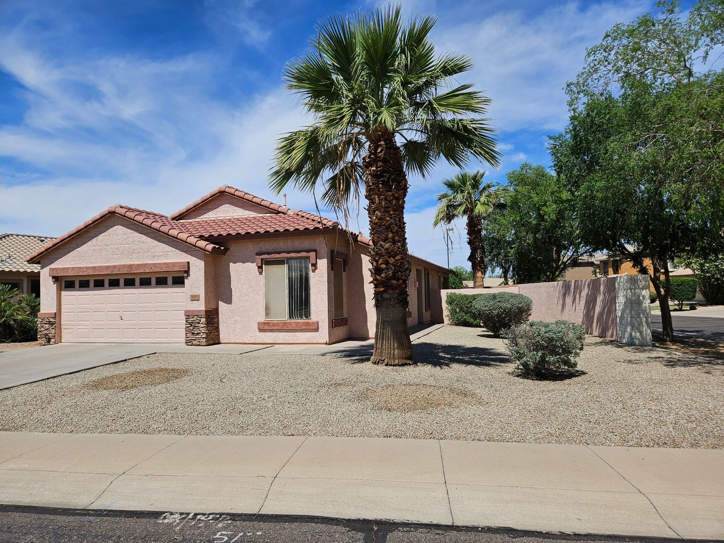 GILBERT House: 890 E KYLE CT
