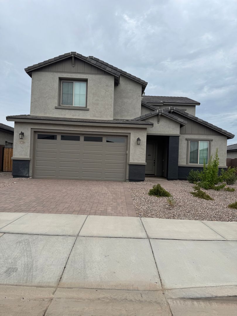 SURPRISE House: 17156 W SMOKETREE DR