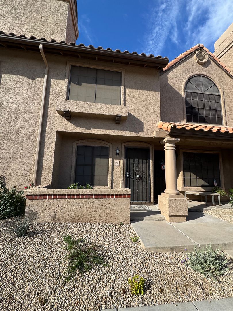 CHANDLER House: 3491 N ARIZONA AVE #19