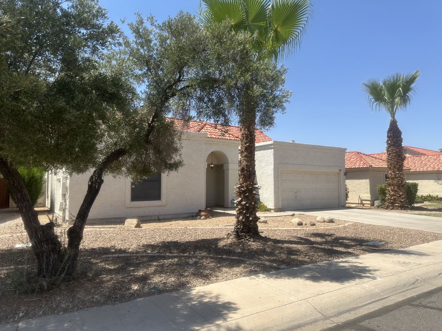 GILBERT House: 1249 E LAUREL AVE