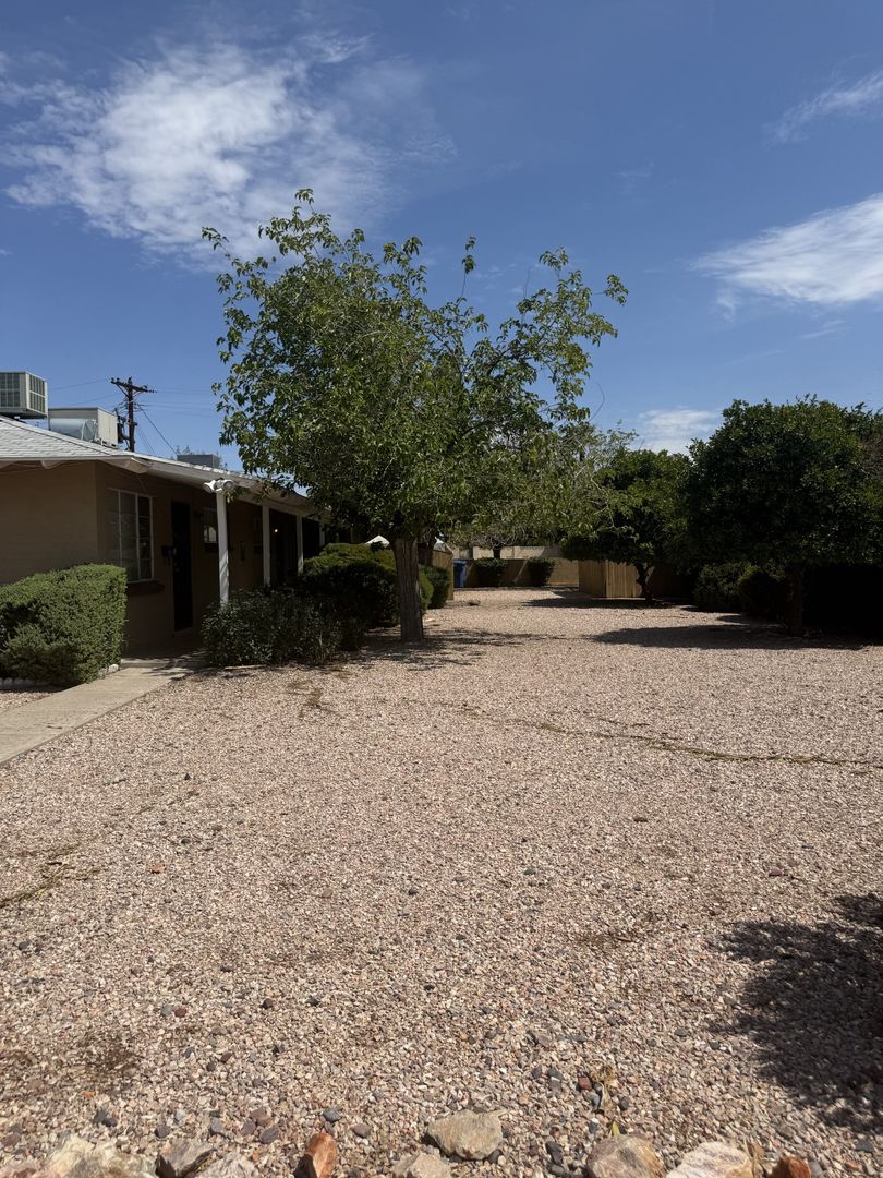 PHOENIX House: 2718 E GLENROSA AVE #1