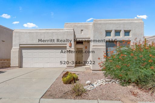Fantastic 3 bdrm townhome near 1st Ave and Orange Grove, high ceiings, washer and dryer, and more – photo 1