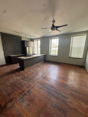 $1425 /month | 1 Bed | 1 Bath | Downtown Baltimore – photo 1