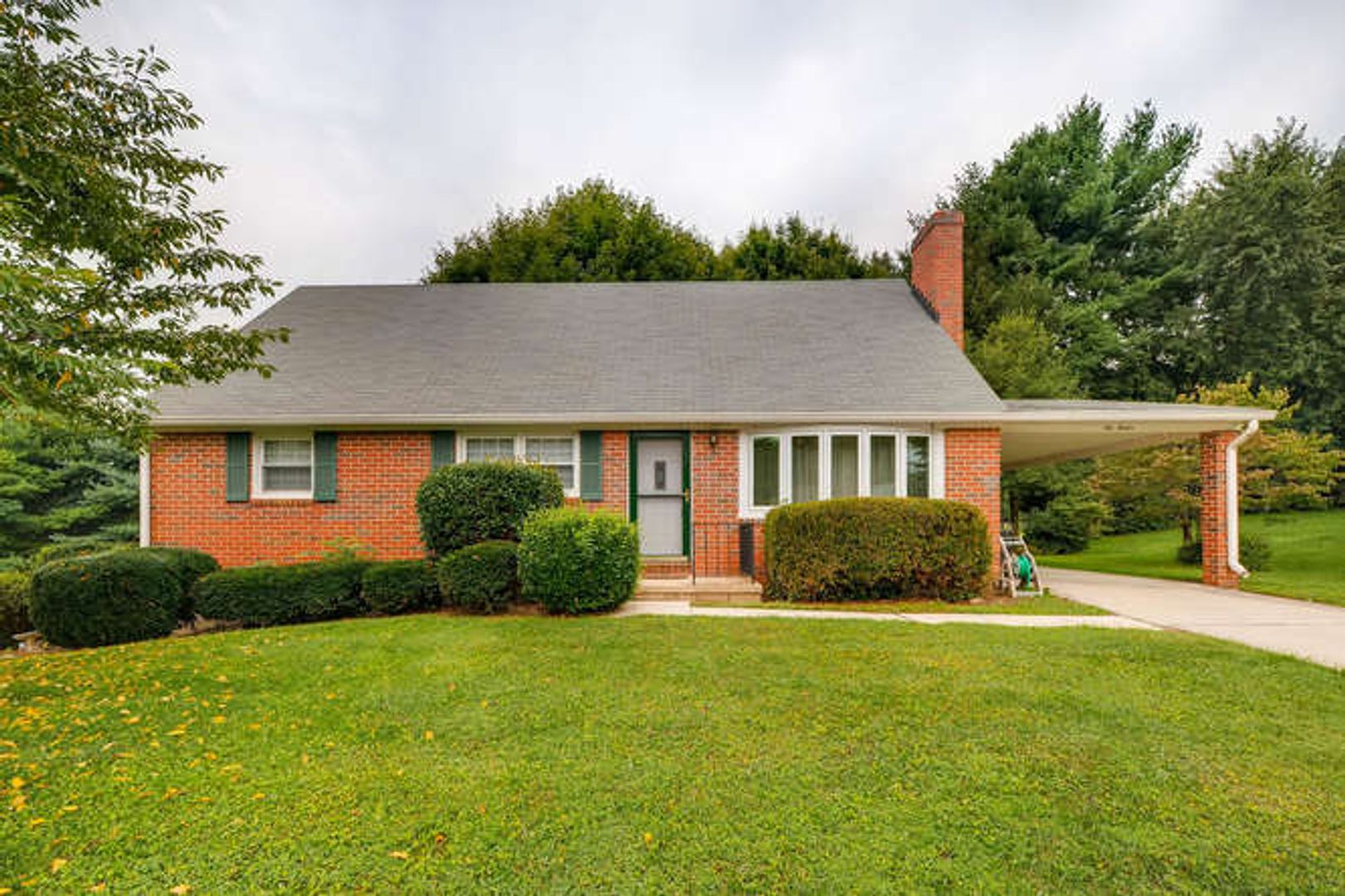 All Brick Rancher in Highly desired Bel Air Neighborhood!