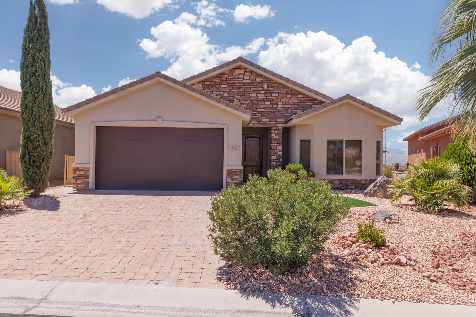 Mesquite House: 46 Whispering Wind Way