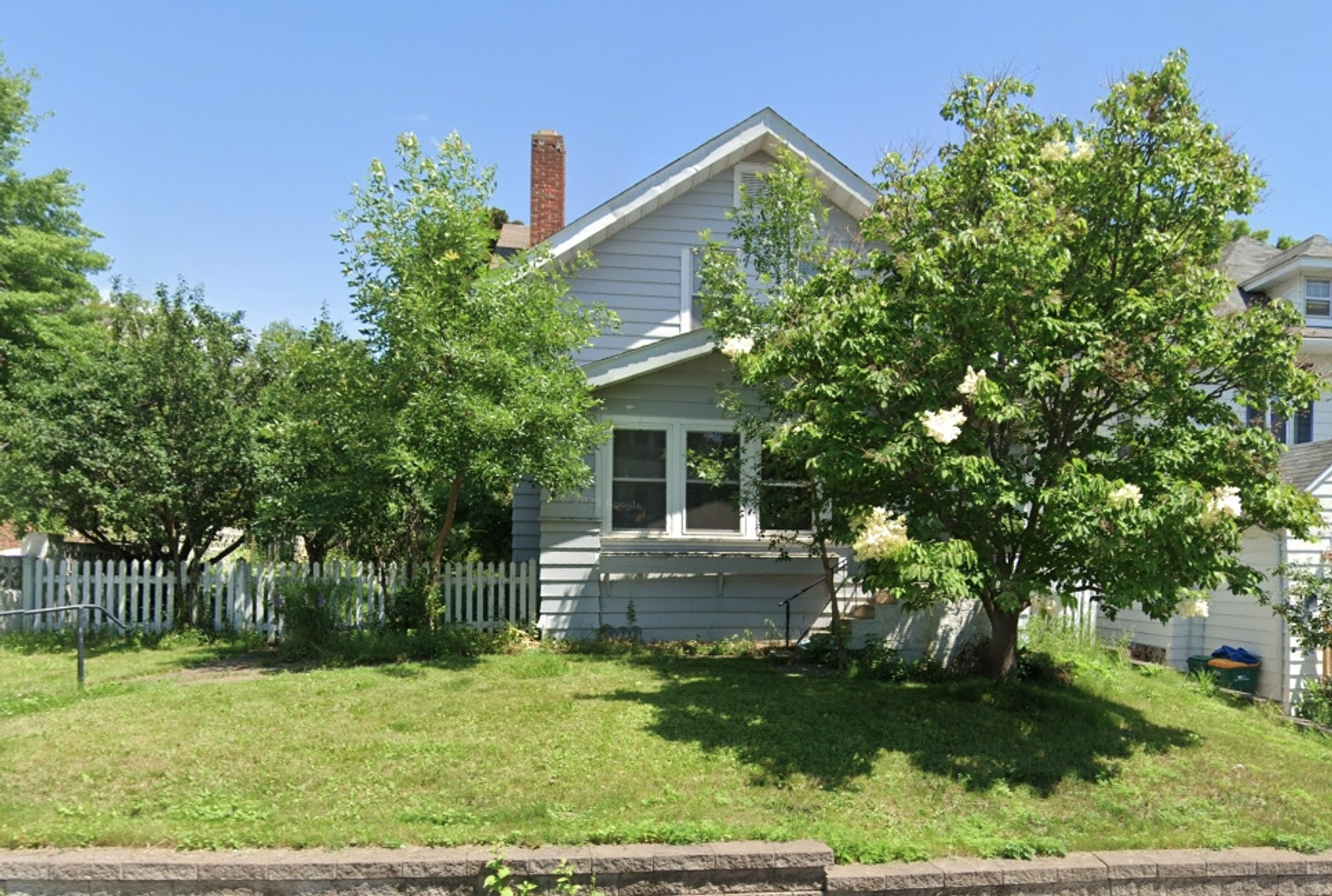 Duluth House: 630 N 16th Ave E