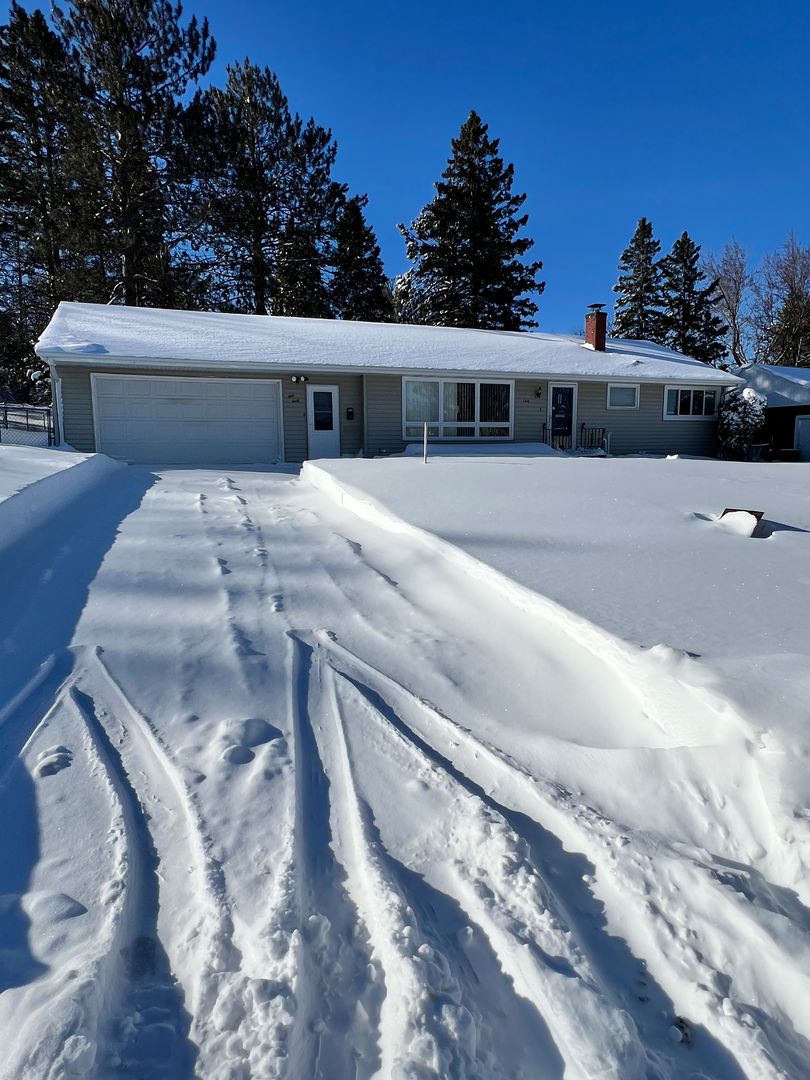 Duluth House: 140 E Niagara St