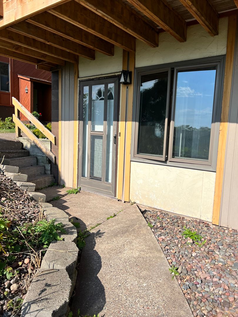 Duluth Apartment: 123 E 9th St