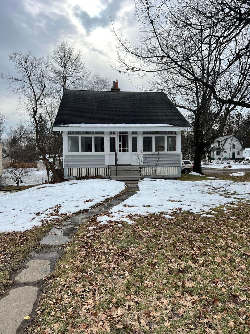 Duluth House: 420 W Arrowhead Road