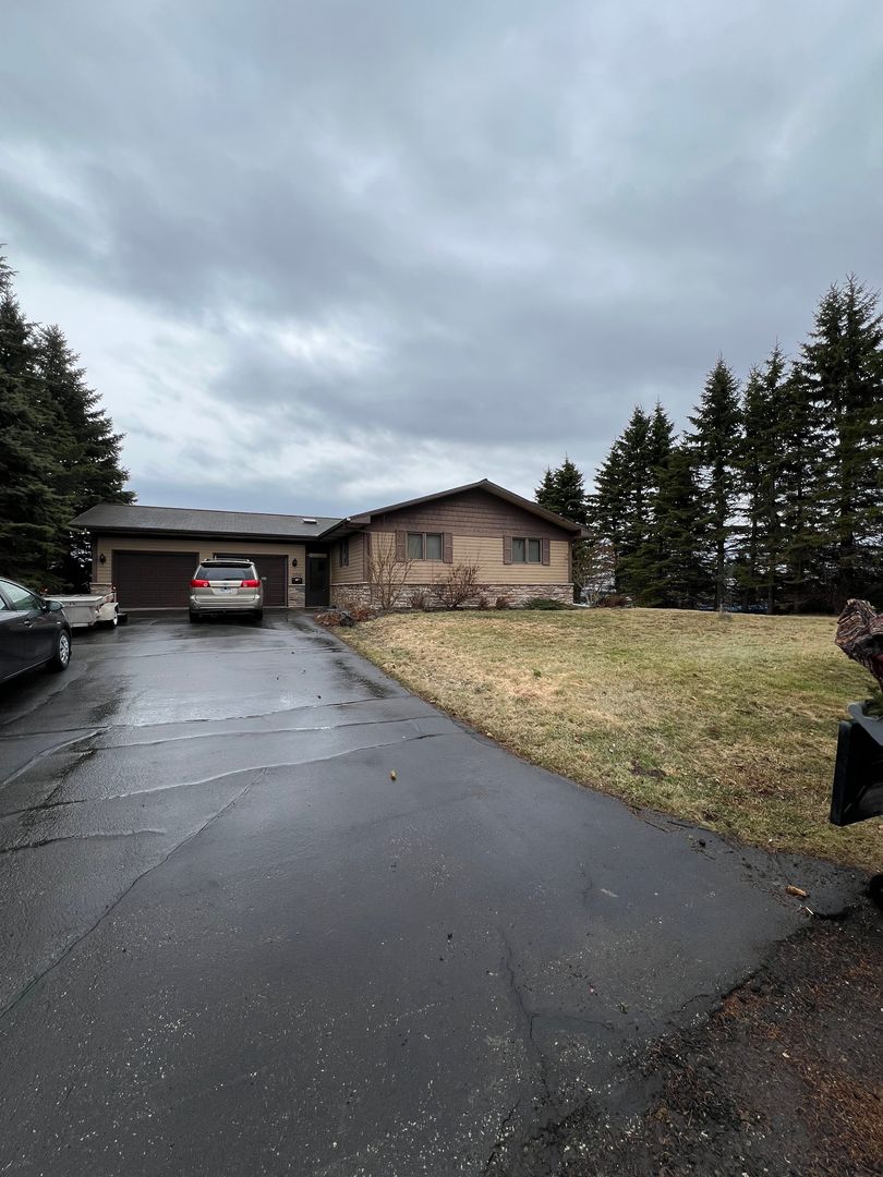 Duluth House: 2706 W 12th Street