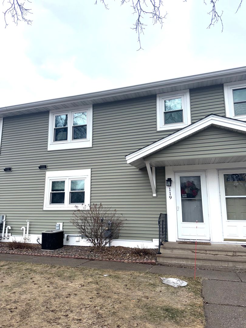 Duluth House: 119 Mitchell Circle