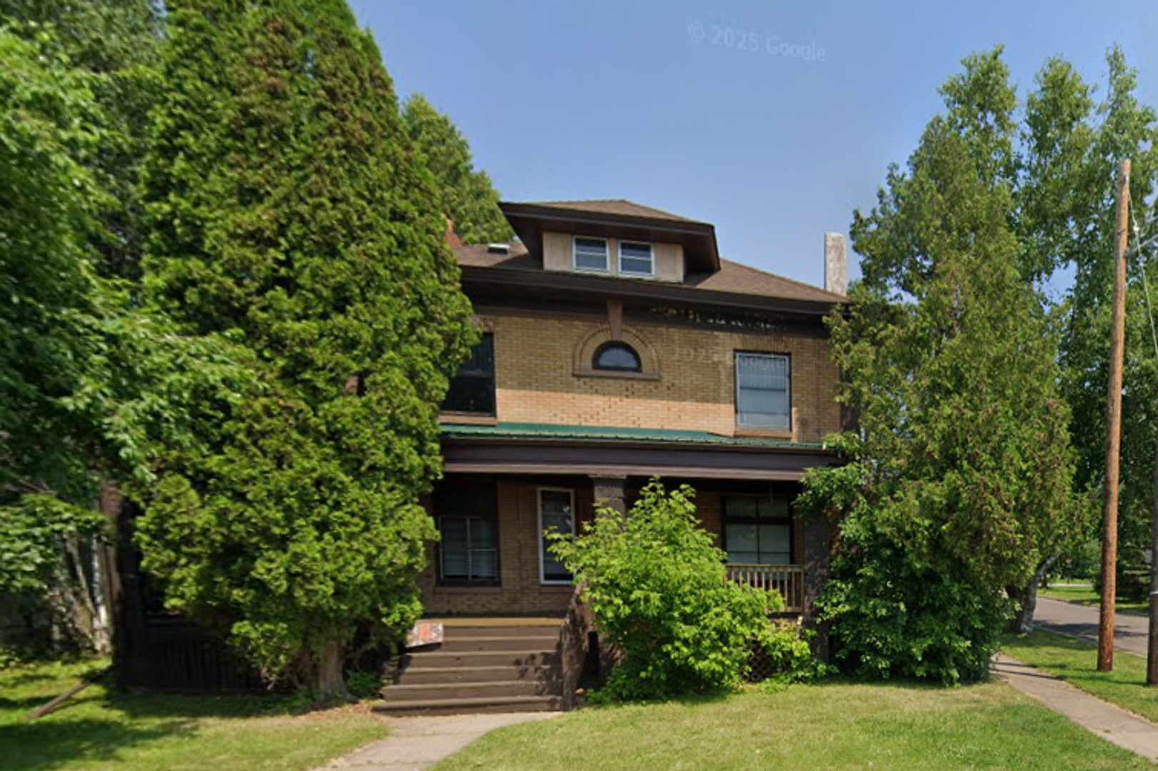 Duluth Apartment: 4329/4331 E Superior St