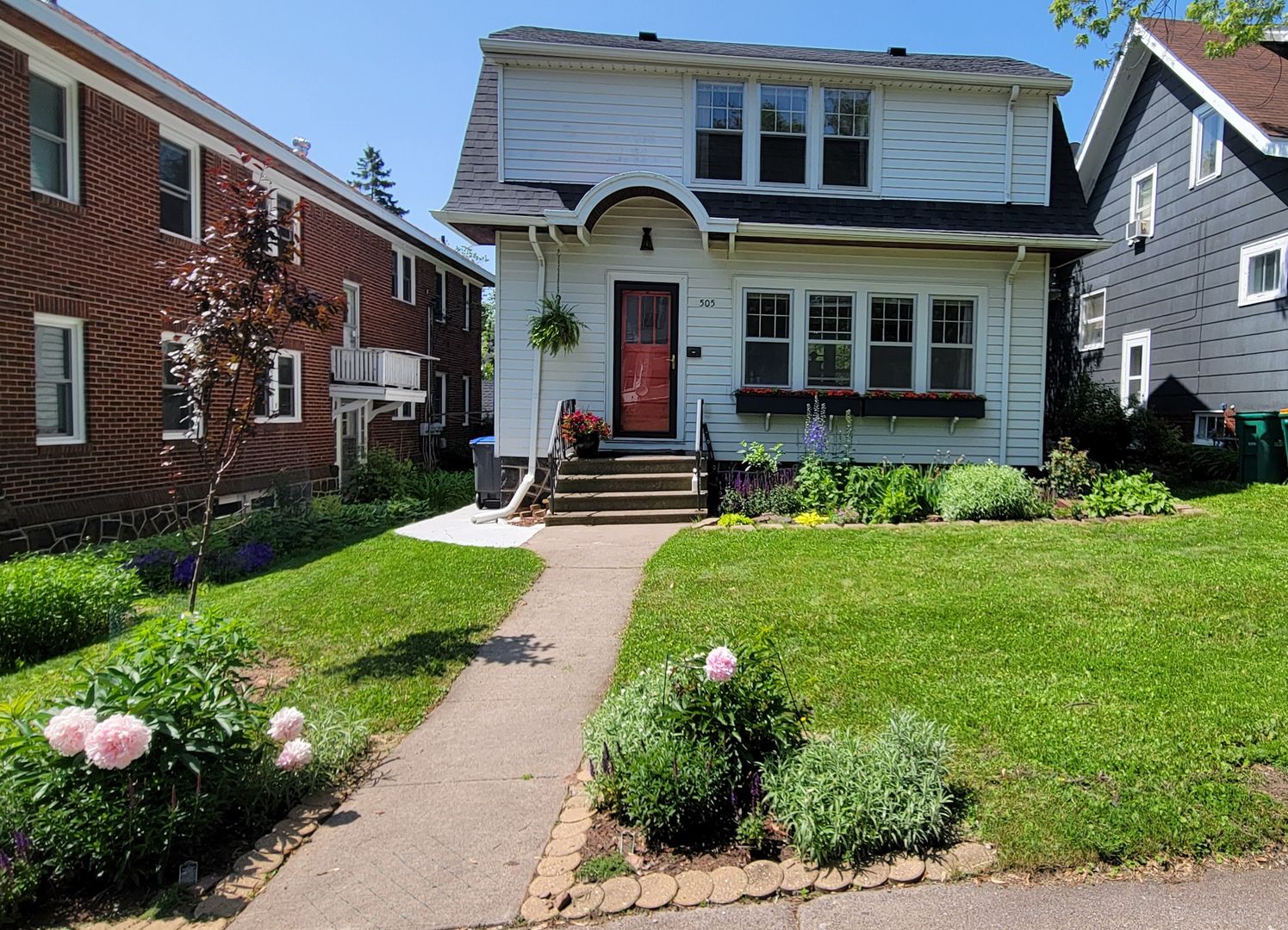 Duluth House: 505 N 16th Ave E