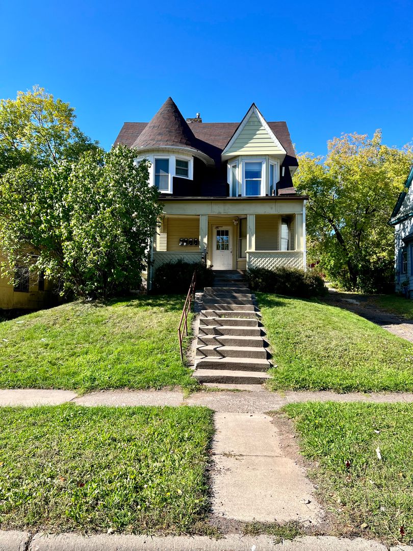 Duluth Apartment: 1317 E 2nd Street