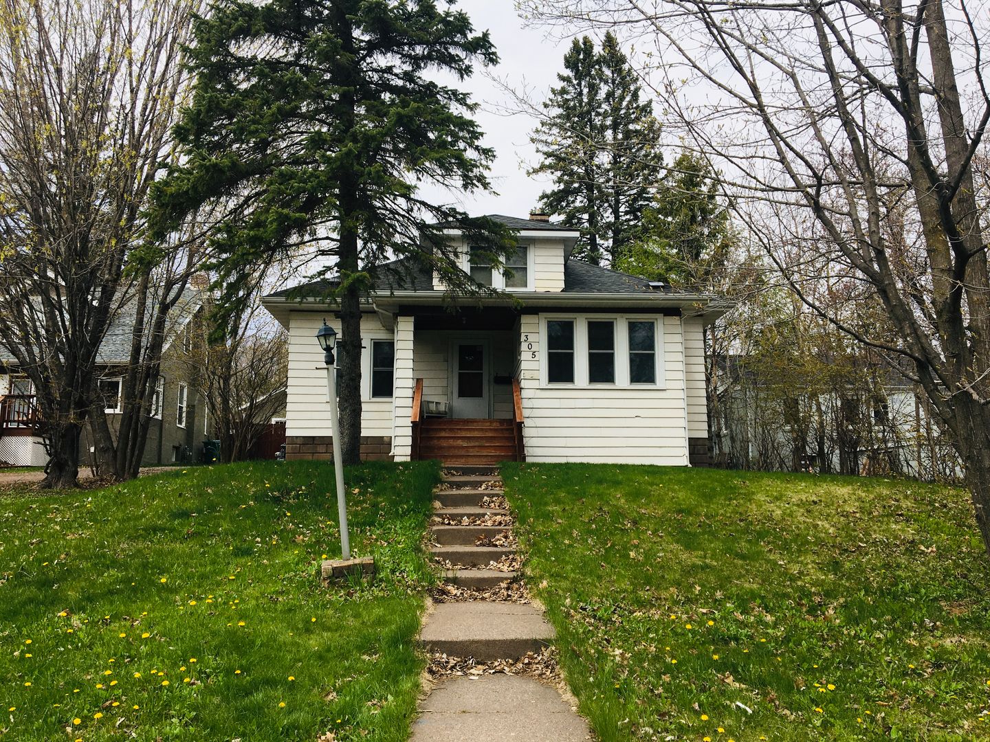 Duluth House: 305 Maryland Street