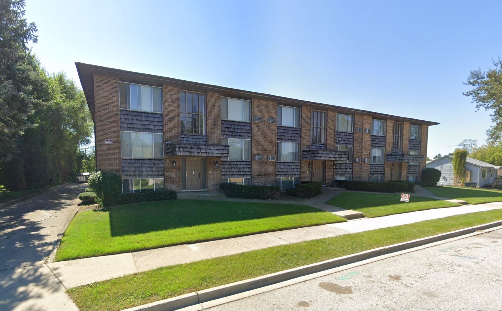 Waukegan Apartment: 2617 Northfield Ave