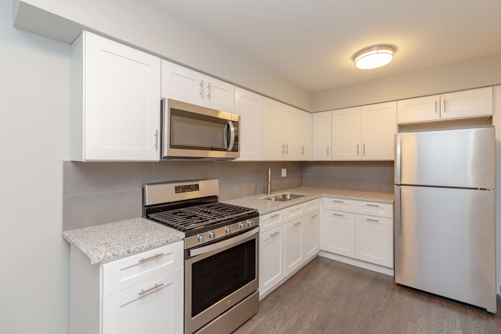 Waukegan Apartment: 1405 North Ave