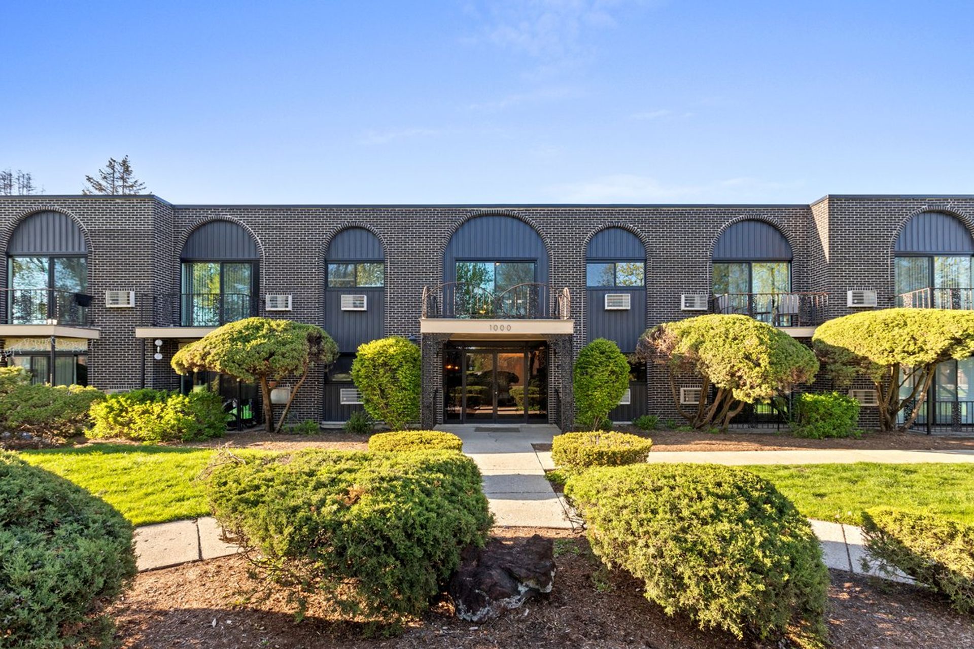 Mundelein Apartment: 1000 E Orchard Street