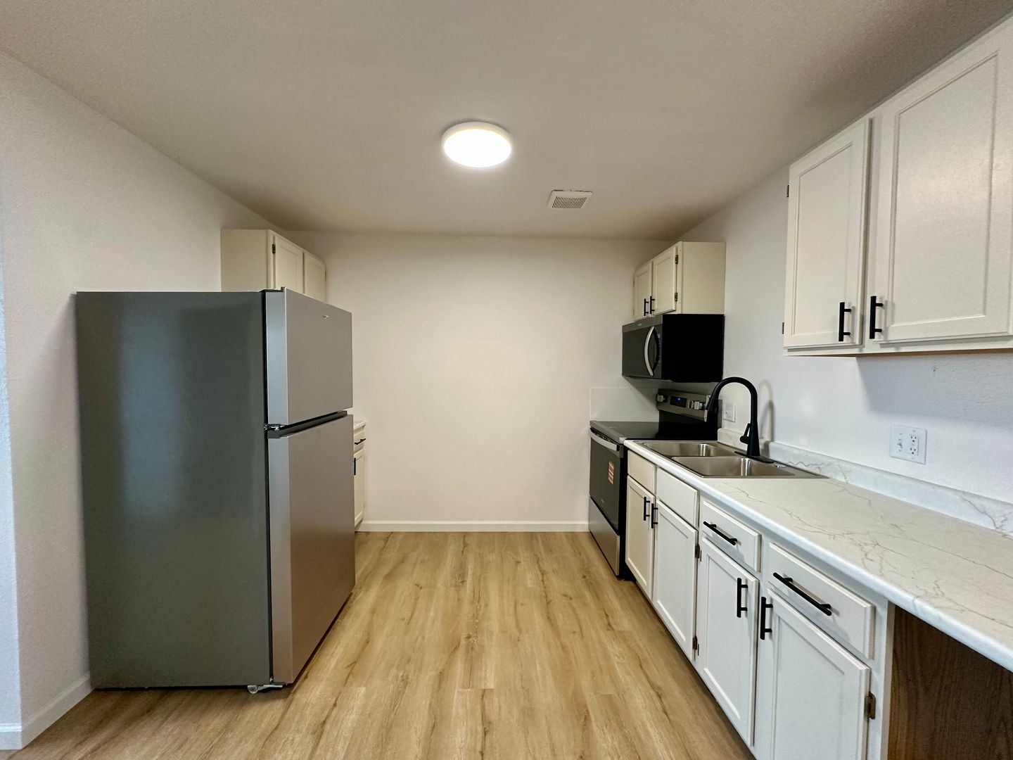 Sioux Falls Apartment: 3509 S West Ave