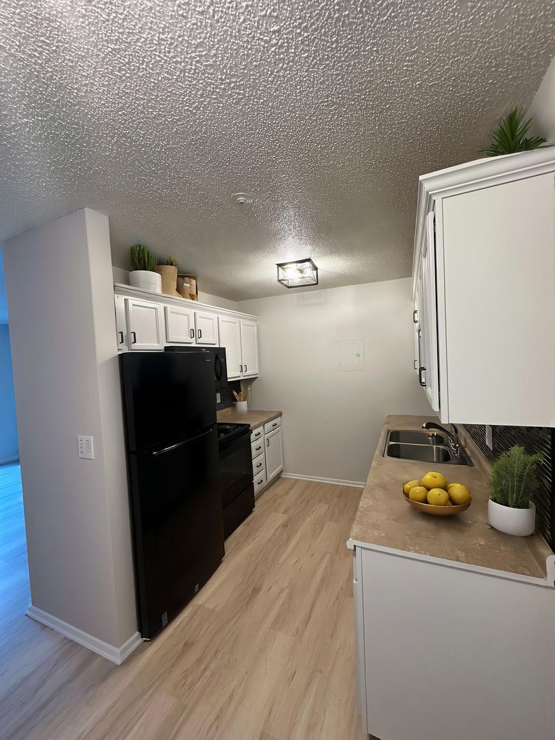 309 S Chicago - Unit 12 10 of 12
