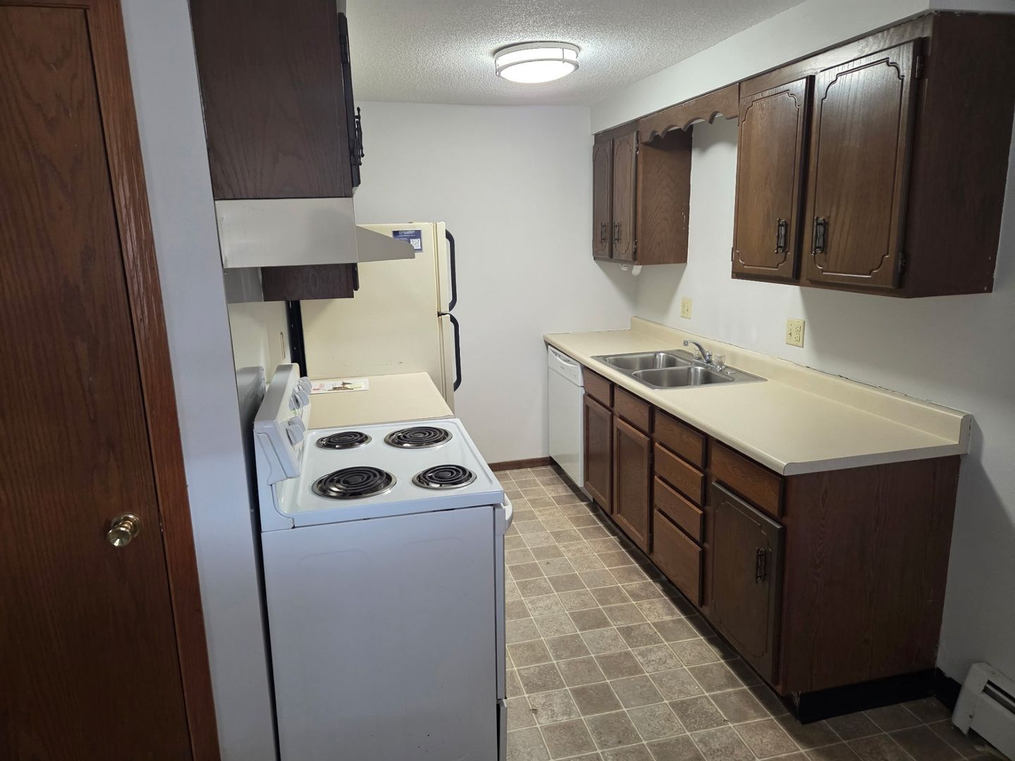 Sioux Falls Apartment: 6801 W Essex Dr