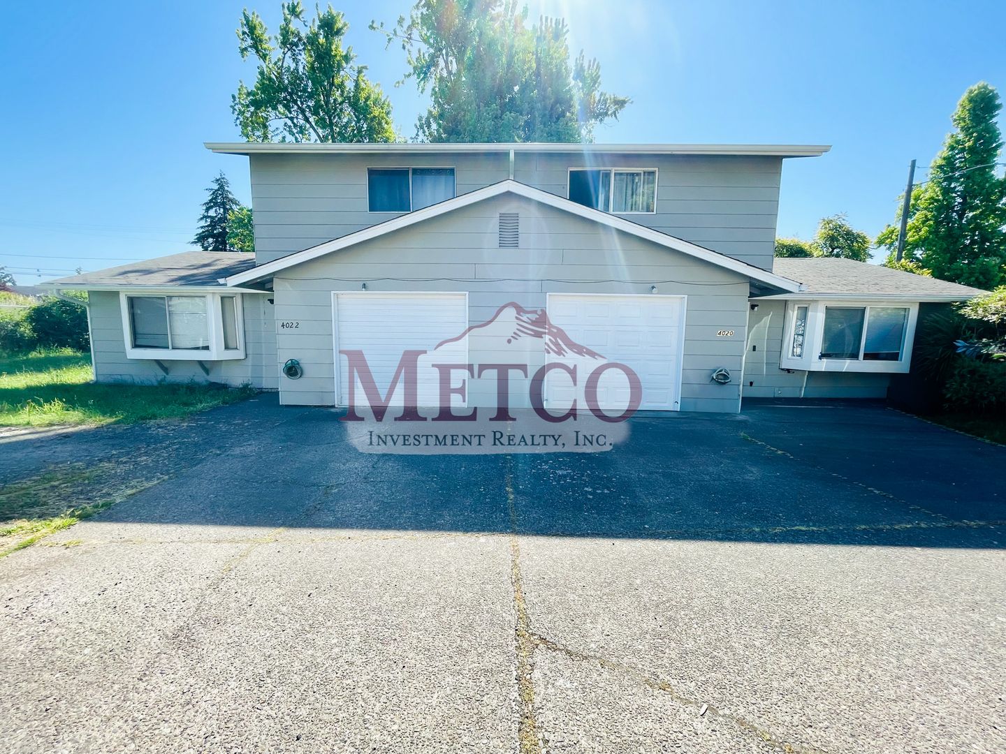 Springfield Apartment: 4020/22 Southway Loop