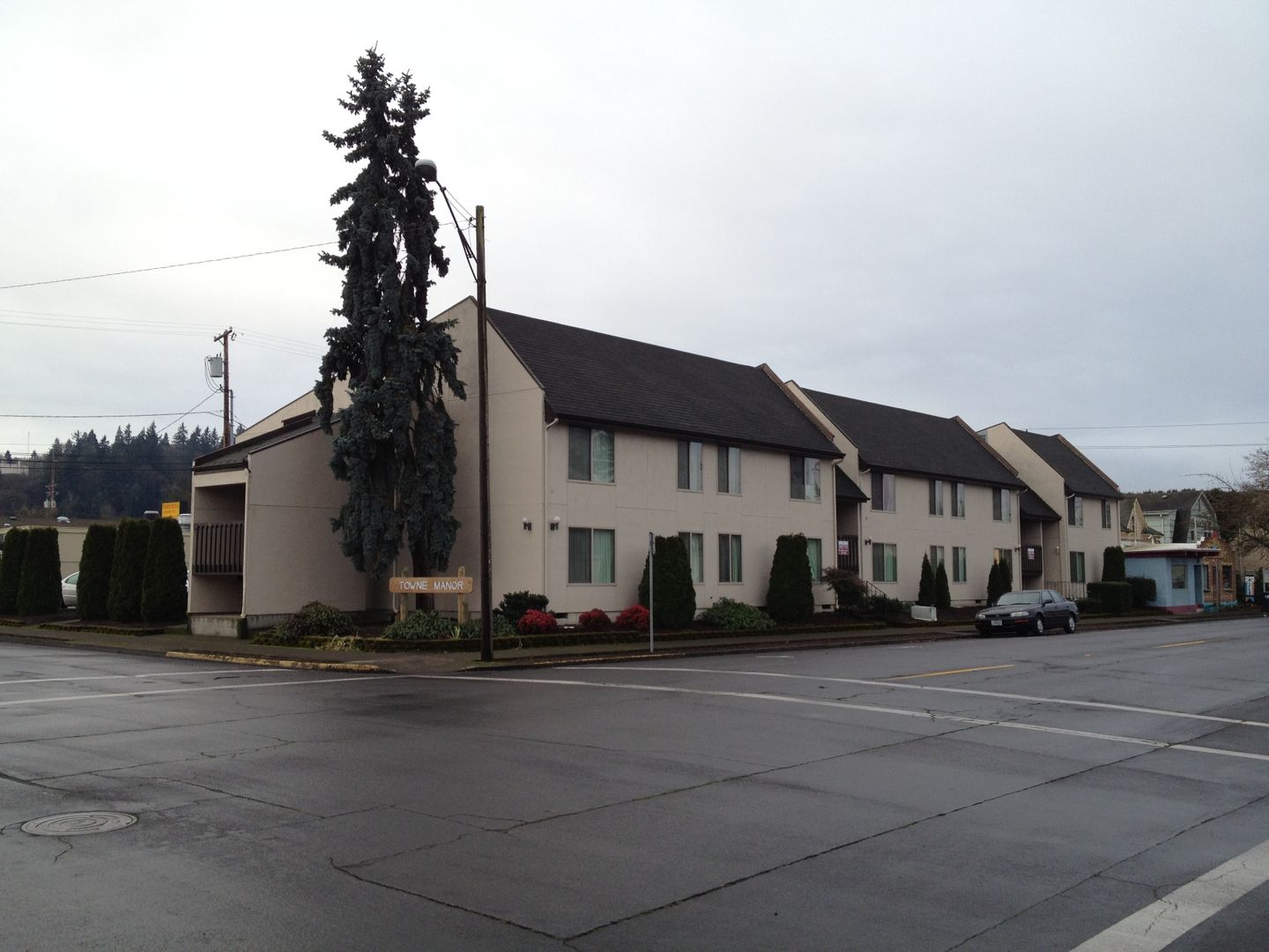 Springfield Apartment: 855 N. "A" Street