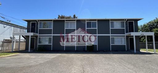 Updated 3 bedroom apartment – photo 1