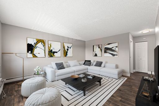 **Special Low Price + $500 off rent ** near Downtown Brighton!!!