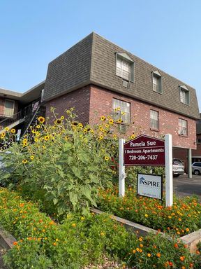 $350.00 OFF EACH MONTH’S RENT, FOR THE 1ST THREE MONTHS OF YOUR LEASE! – photo 1