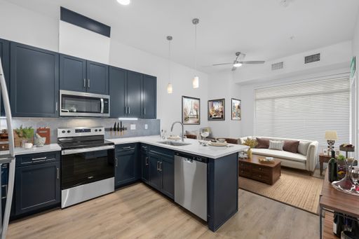Poplar Place ** Special $700 Off!!!- Stunning . Bedroom Apartments Only $1,175/mo – photo 1
