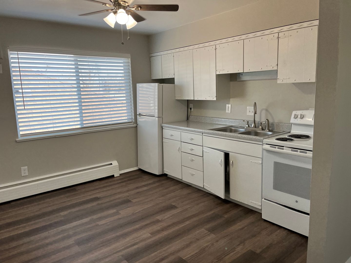 Lakewood Apartment: 8355 W 9th Ave
