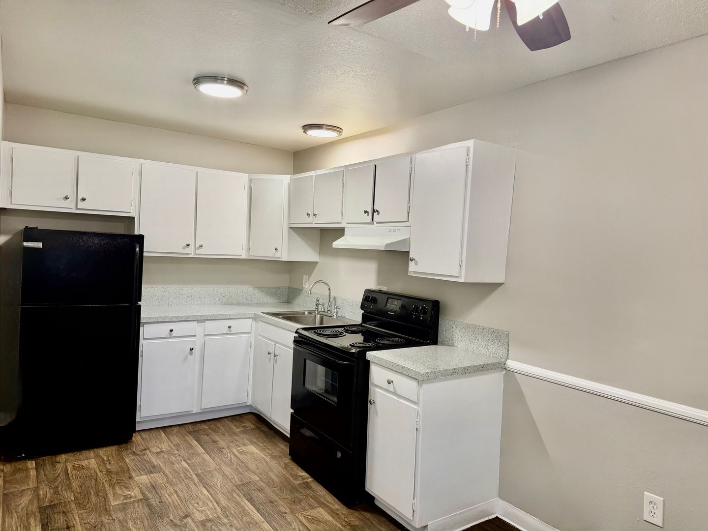 Lakewood Apartment: 206 S Pierce St