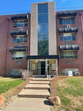 $600 off 1st full month rent- PLUS- 2nd full month is rent FREE!! DU Students, check this out! Walk to DU campus – photo 1