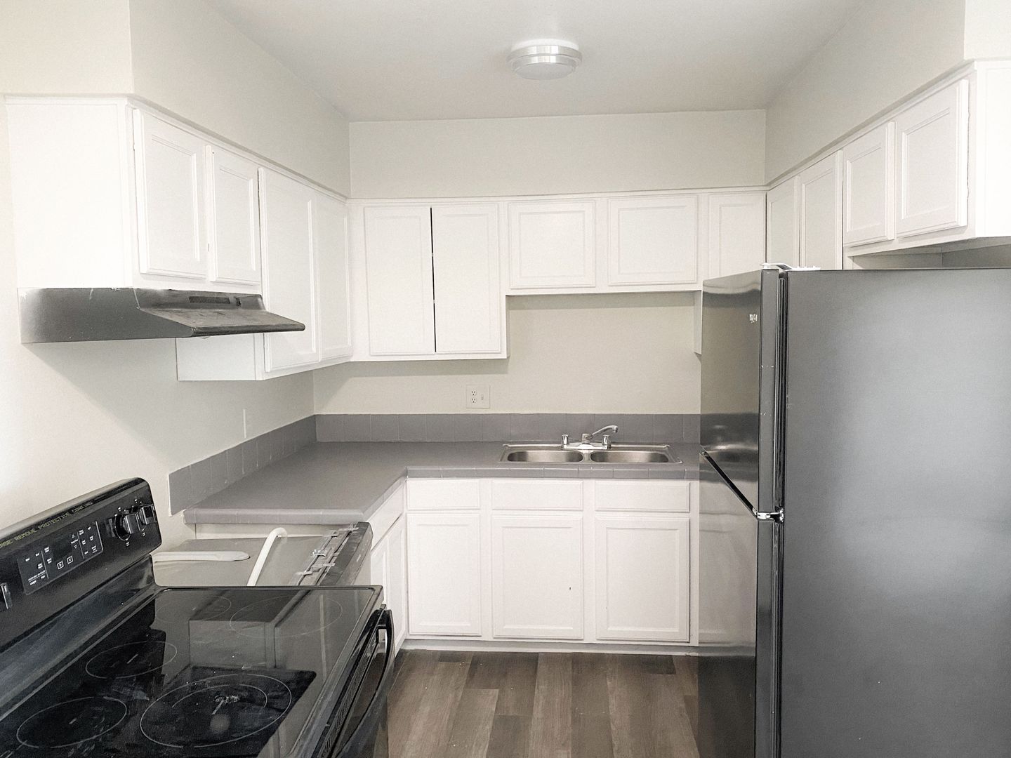 Brighton Apartment: 730 Mather St