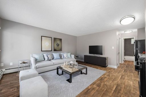 Beautiful Renovated 1 Bedroom - ** Special Low Pricing **Plus $1000 off 2nd Month
