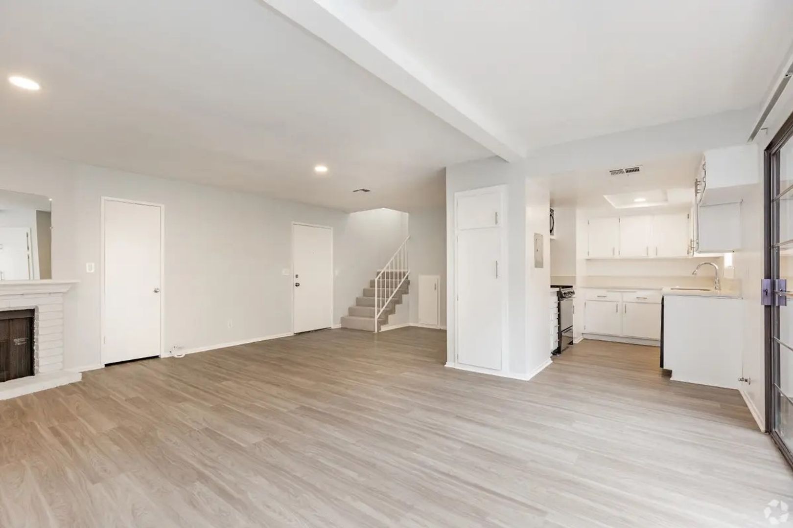 Agoura Apartment: 5307 Colodny Drive