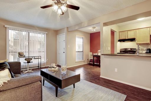 Fully Furnished One-Bedroom, One-Bathroom Apartment – photo 1