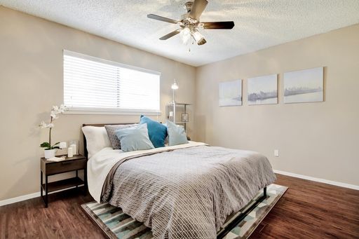 Designer Two Bedroom Apartment Home – photo 1