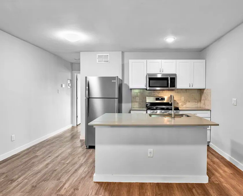 Spacious 1 Bedroom & 1 Bathroom at Sunset Palms – photo 1