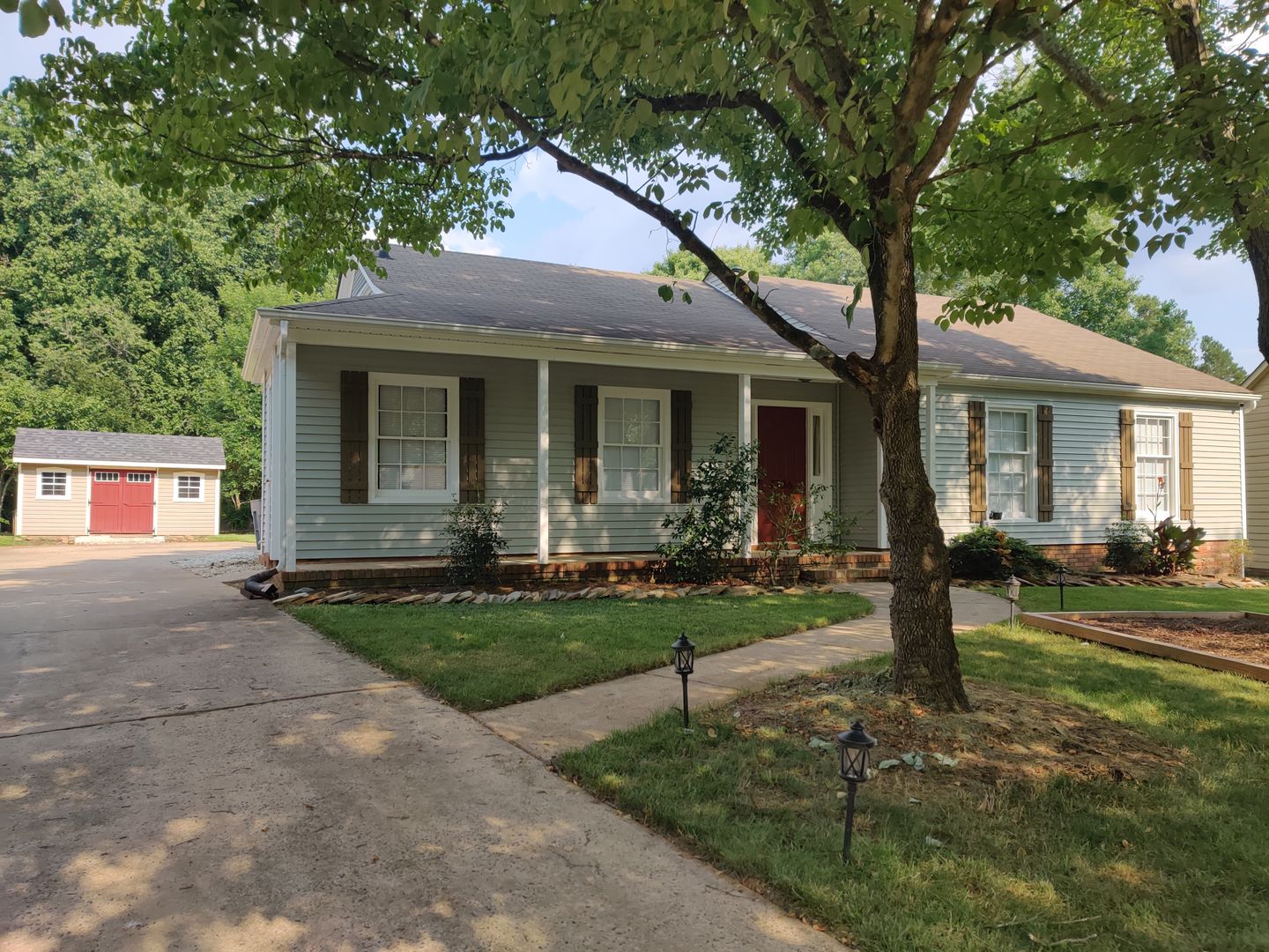 Charlotte House: 7236 Walnut Wood Dr