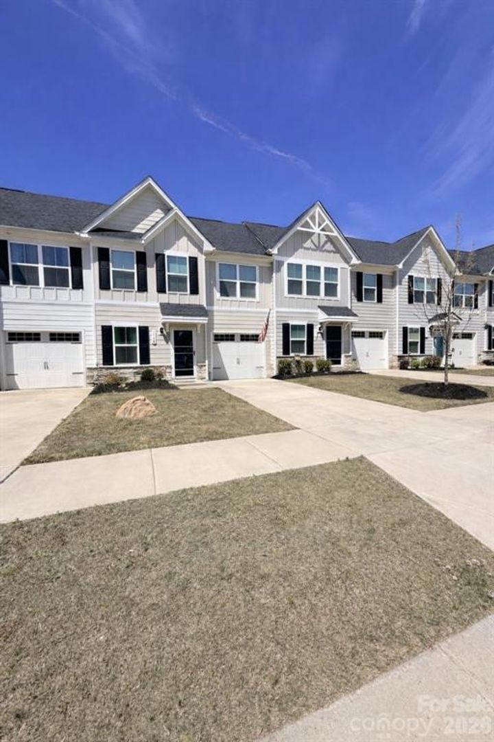 Troutman Townhome: 154 Stella Lane