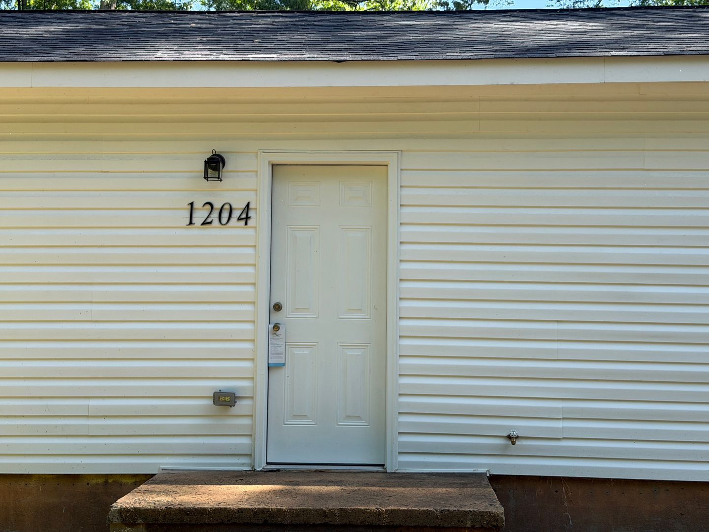 Gastonia House: 1204 Iva Avenue