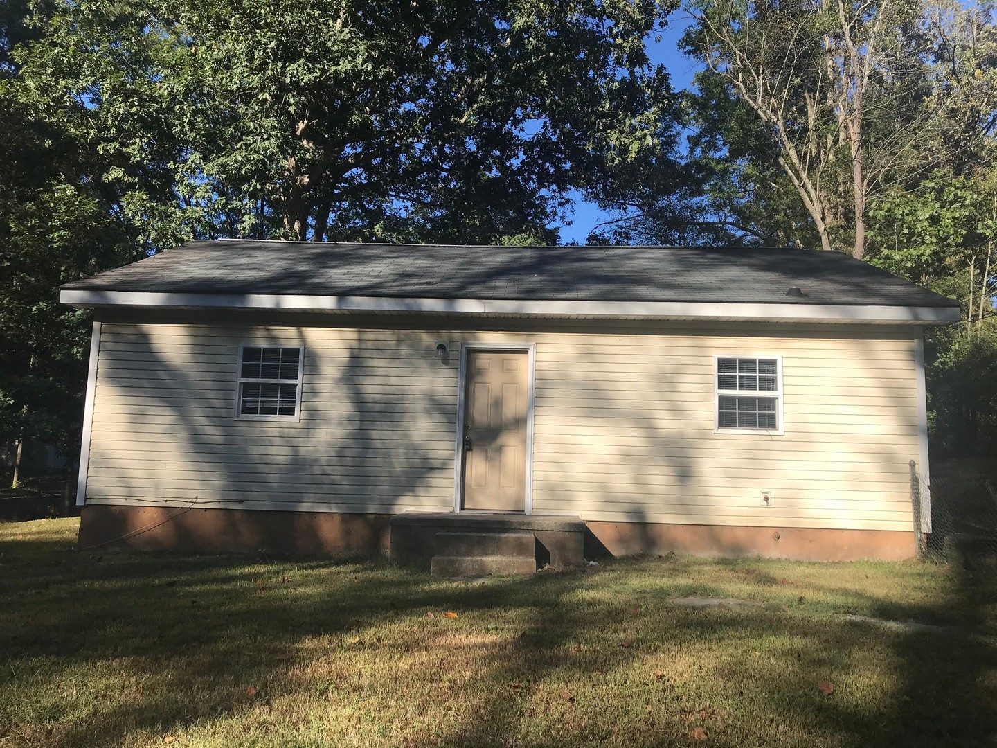 Gastonia House: 1204 Iva Avenue
