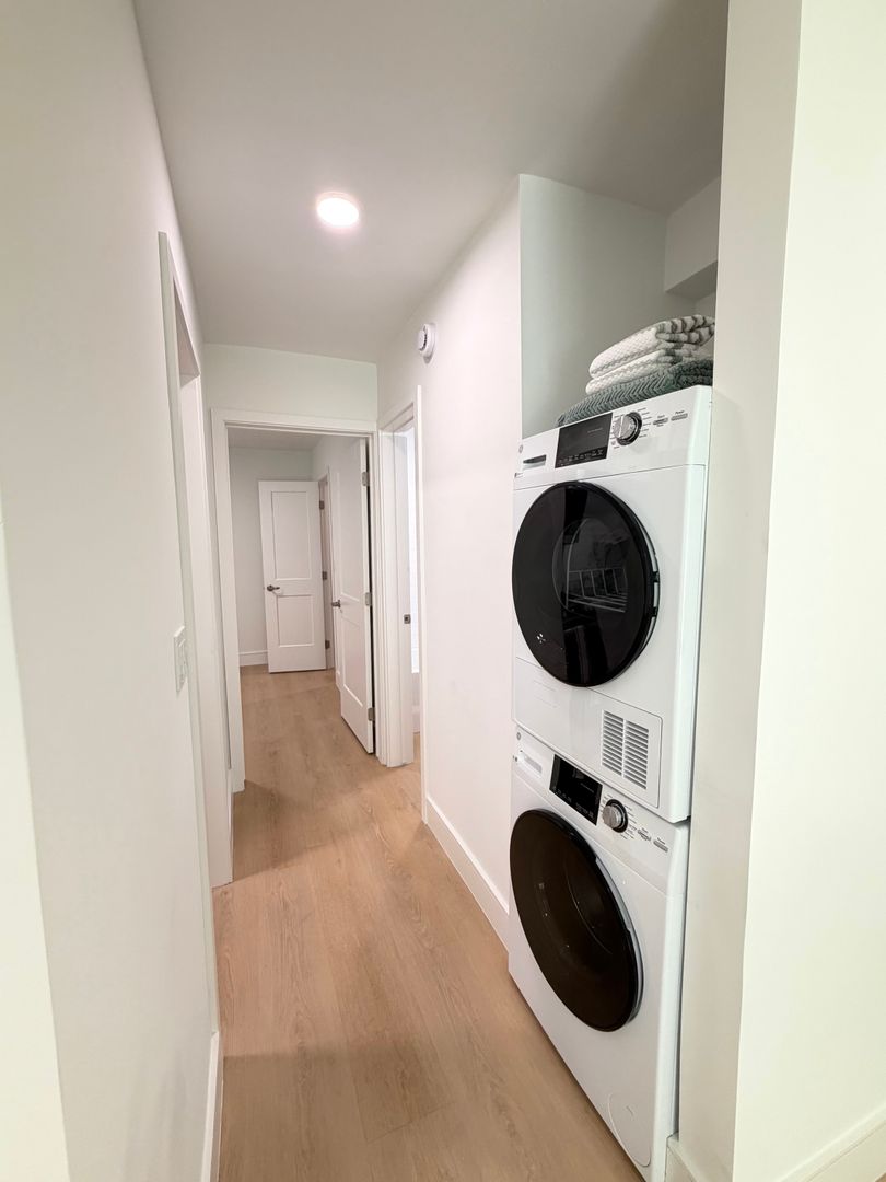 Los Angeles Apartment: 747 S. Kingsley Dr.