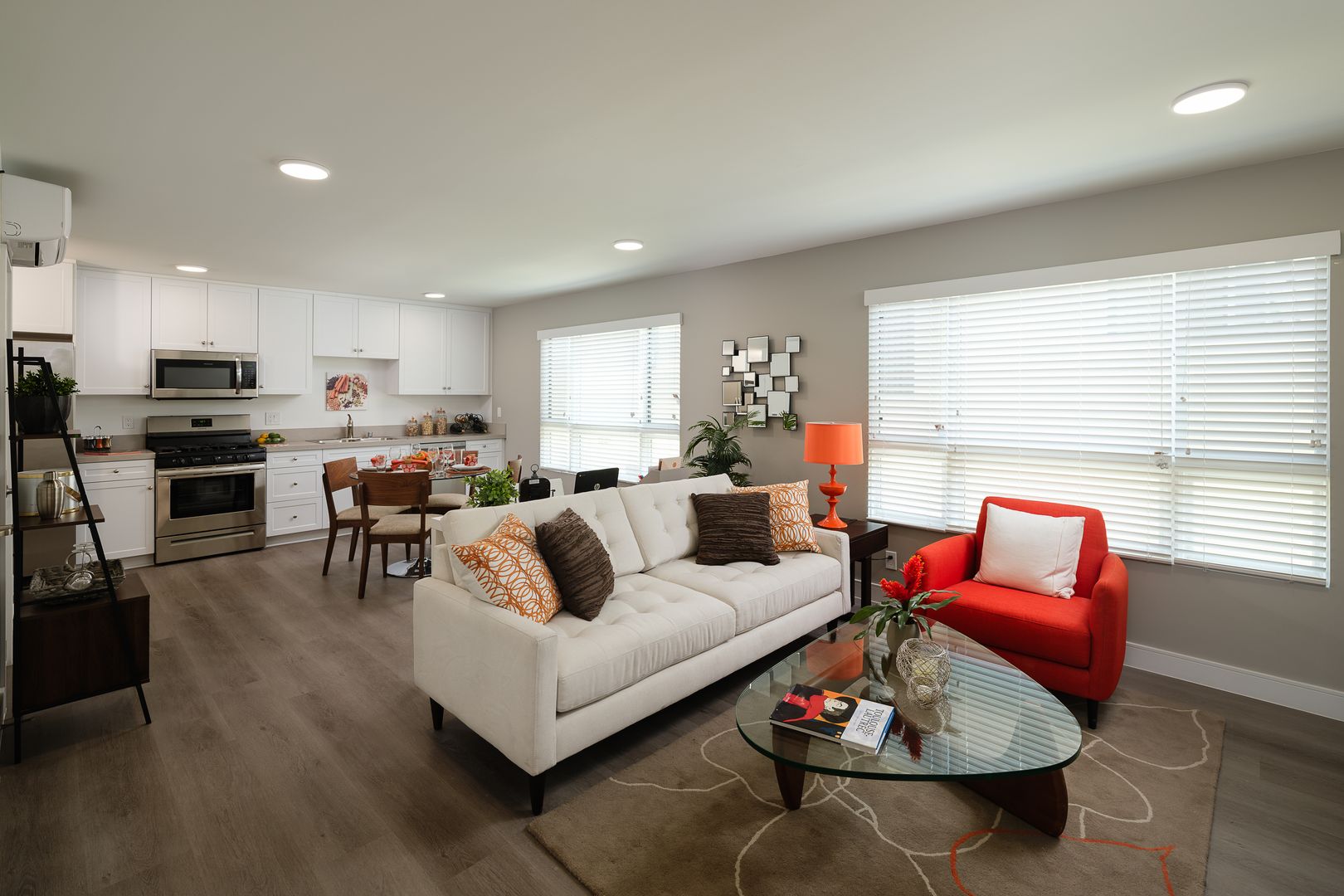 Los Angeles Apartment: 757 S. Kingsley Dr.