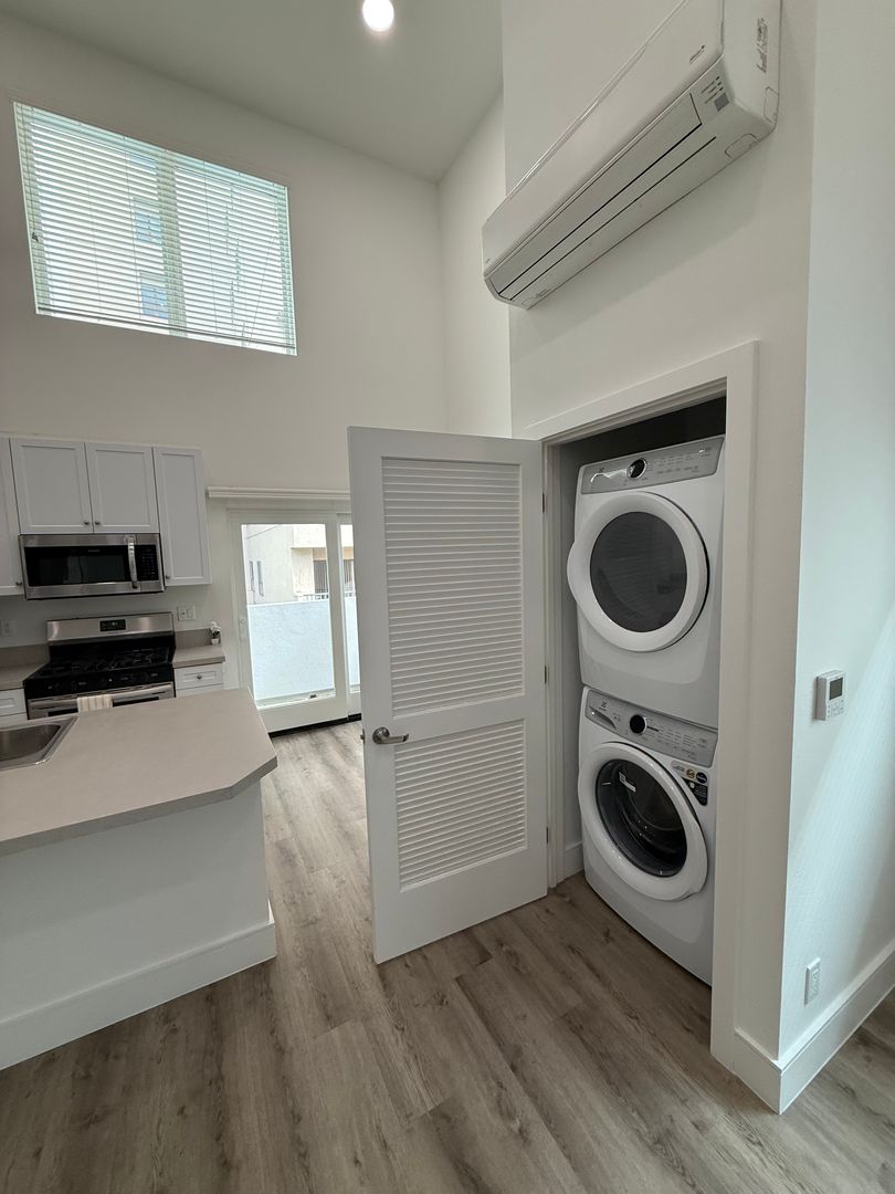 Los Angeles Apartment: 720 S. Kingsley Dr.